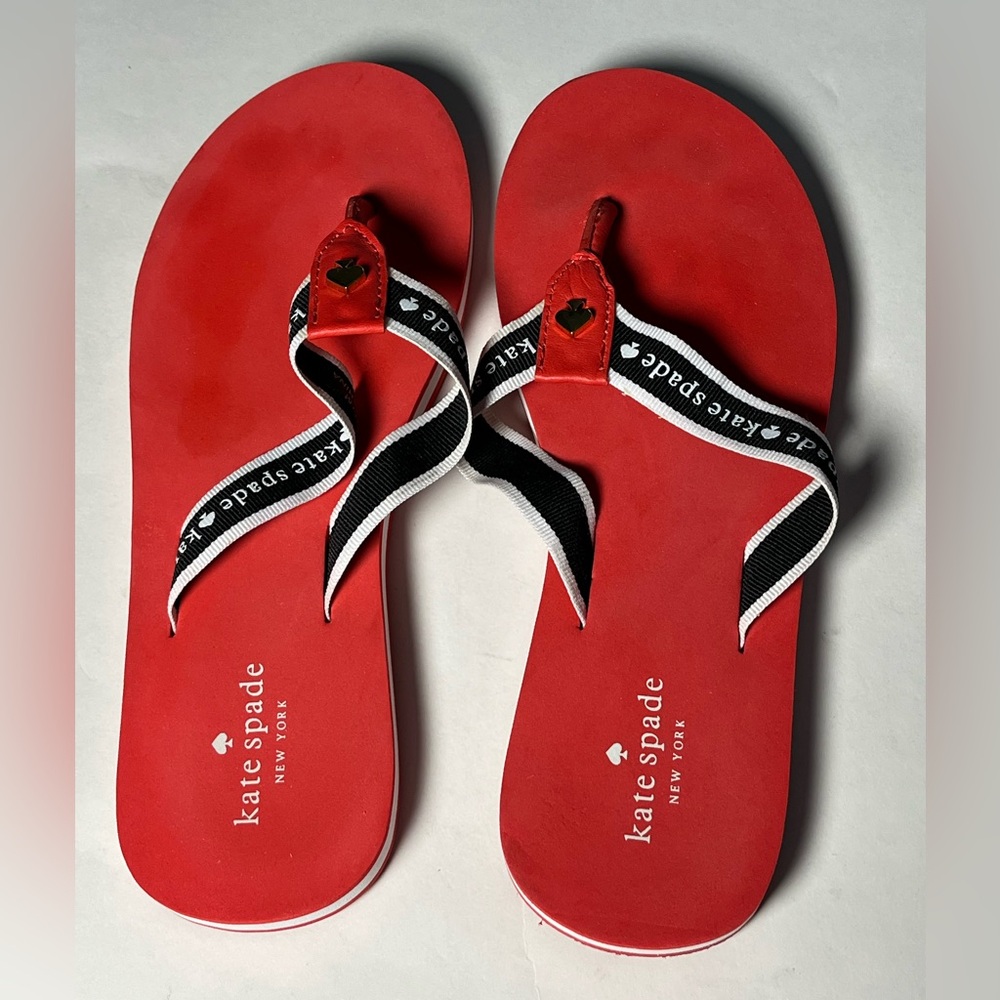 Kate spade red, black & white fable flip flops. Size 7.
